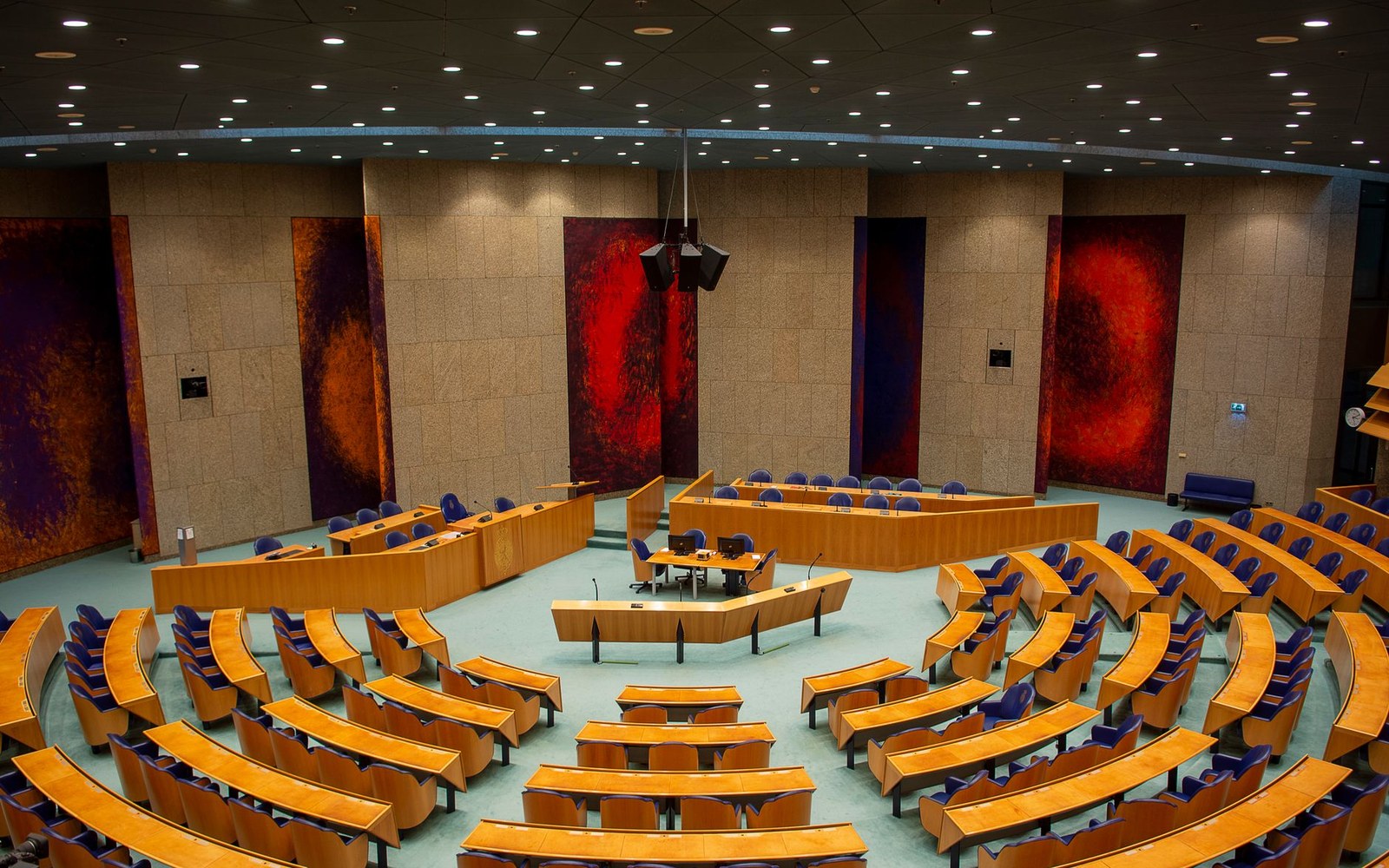 A federation chamber where recognition is granted and withdrawn